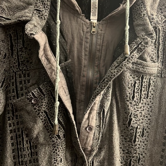 Womens top - Picture 3 of 6